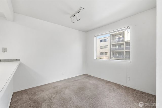 8320 Lake City Way NE, Seattle, WA 98115
