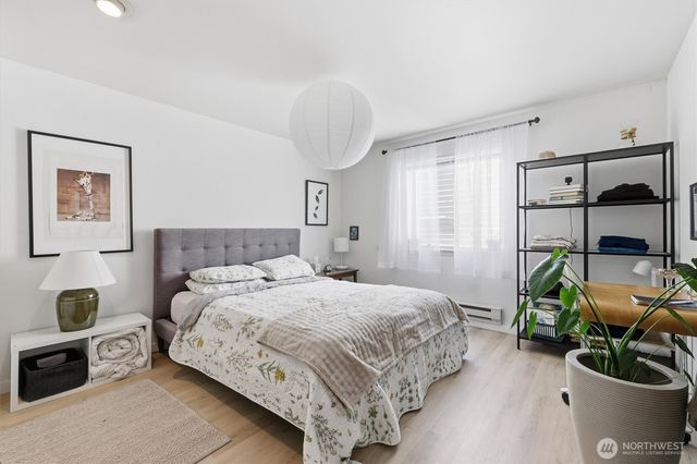 8320 Lake City Way NE, Seattle, WA 98115