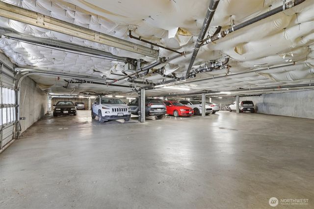 8320 Lake City Way NE, Seattle, WA 98115
