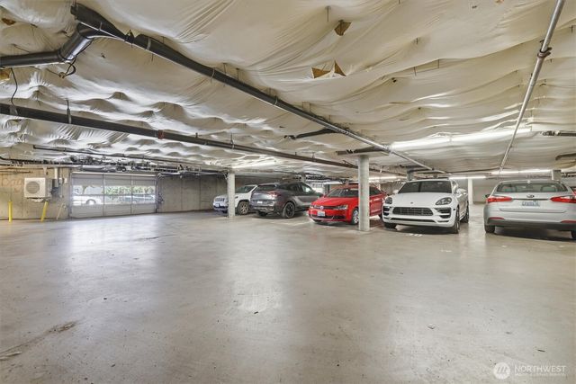 8320 Lake City Way NE, Seattle, WA 98115