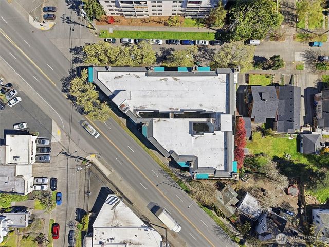 8320 Lake City Way NE, Seattle, WA 98115