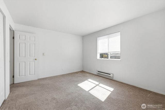 8320 Lake City Way NE, Seattle, WA 98115