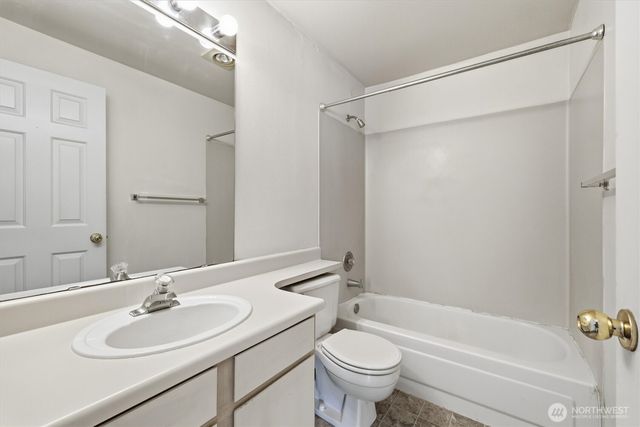 8320 Lake City Way NE, Seattle, WA 98115