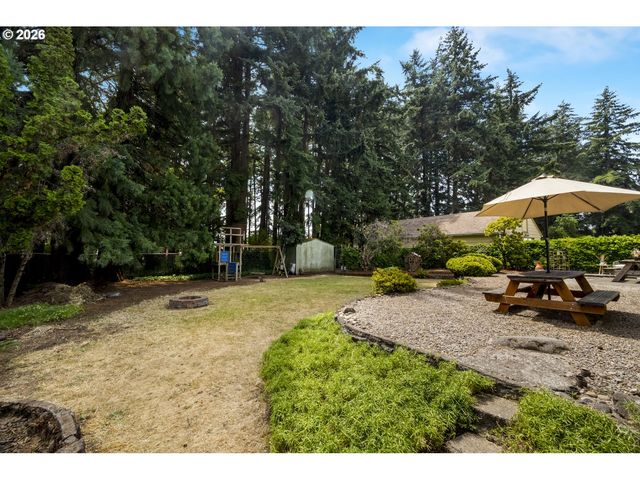 13704 Se SALMON St, Portland, OR 97233