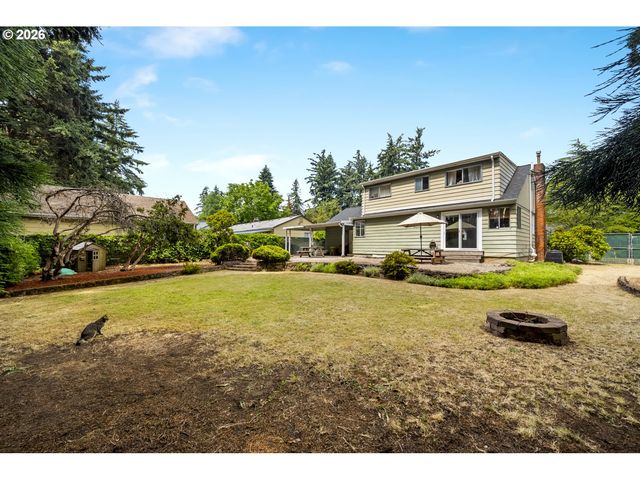 13704 Se SALMON St, Portland, OR 97233