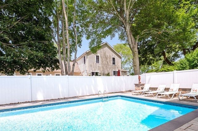 36 Myrtle Avenue, Newburyport, MA 01950