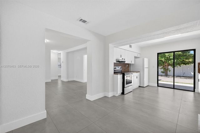 17150 NE 18th Avenue 17150, North Miami Beach, FL 33162