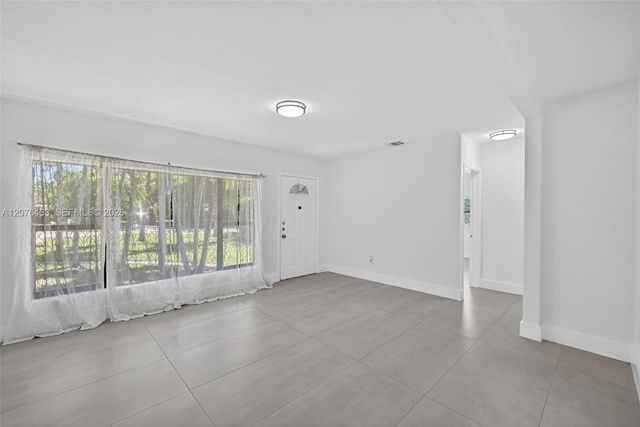 17150 NE 18th Avenue 17150, North Miami Beach, FL 33162