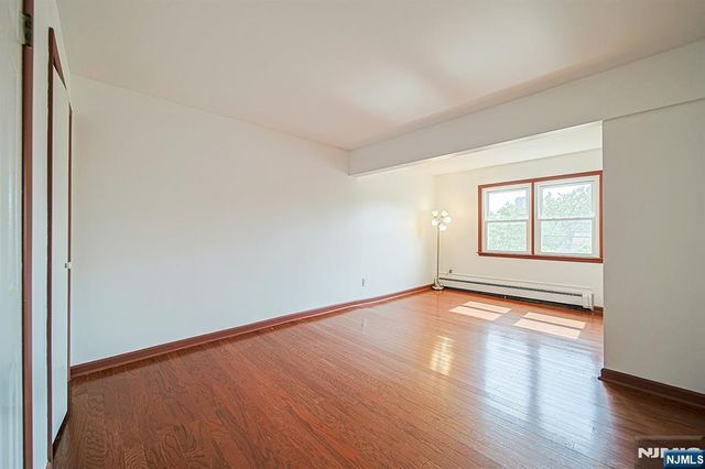 709 Kingsland Avenue, Ridgefield, NJ 07657
