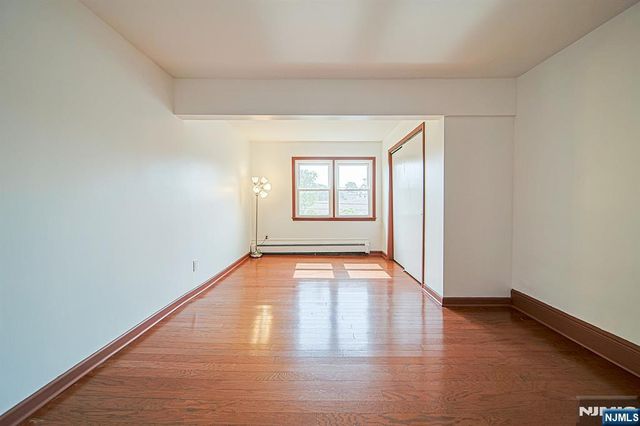 709 Kingsland Avenue, Ridgefield, NJ 07657