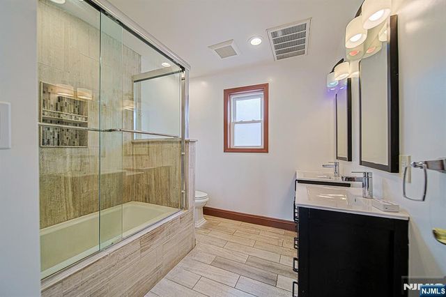 709 Kingsland Avenue, Ridgefield, NJ 07657