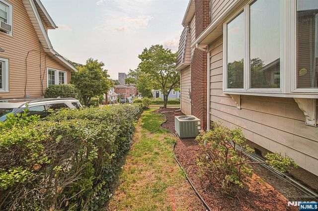 709 Kingsland Avenue, Ridgefield, NJ 07657
