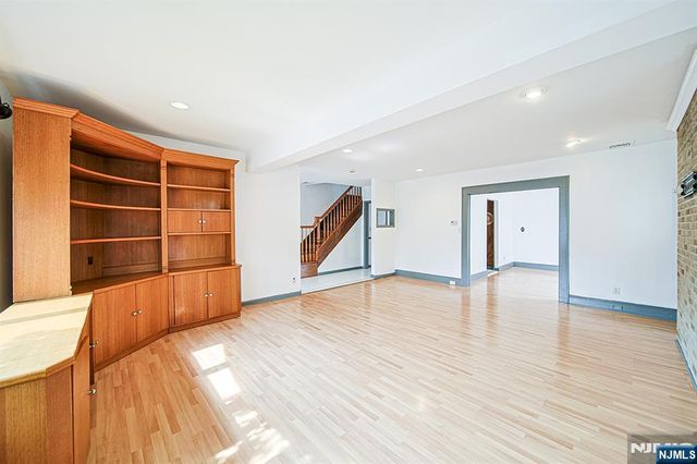 709 Kingsland Avenue, Ridgefield, NJ 07657