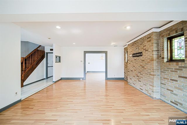 709 Kingsland Avenue, Ridgefield, NJ 07657