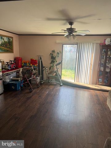 3 FERN CIR, West Berlin, NJ 08091