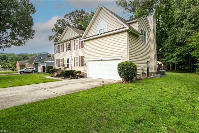 211 Bayberry LN, Yorktown, VA 23693