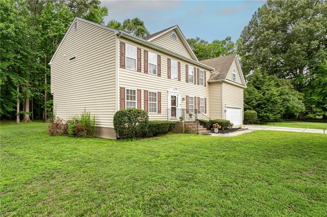211 Bayberry LN, Yorktown, VA 23693