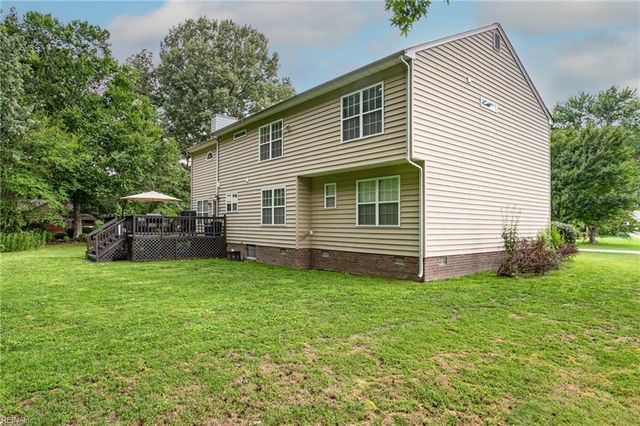 211 Bayberry LN, Yorktown, VA 23693