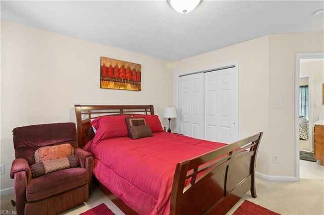 211 Bayberry LN, Yorktown, VA 23693