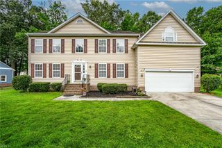 211 Bayberry LN, Yorktown, VA 23693