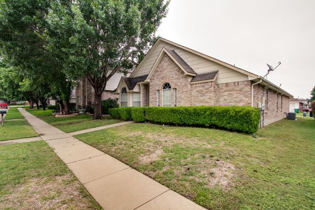 2104 Regency Drive, Flower Mound, TX 75028