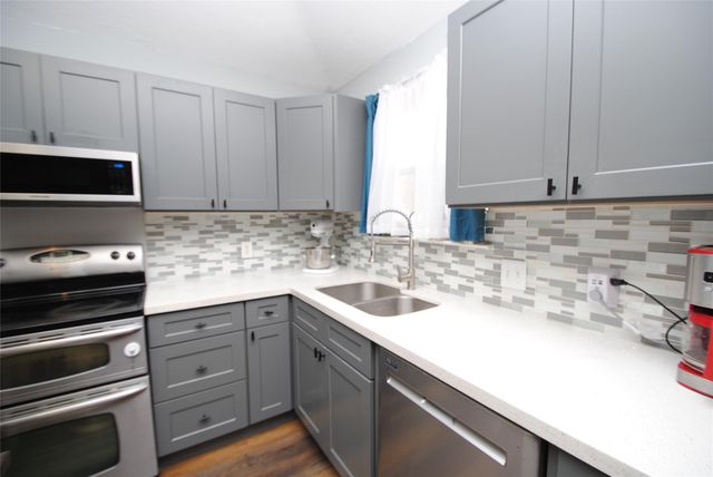 10820 Royal Magnolia Drive, Conroe, TX 77303