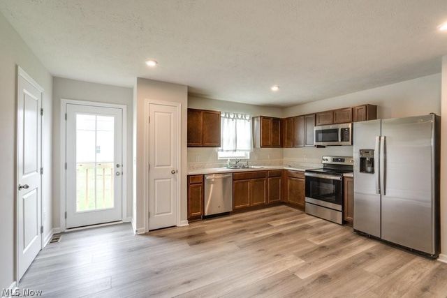 221 River Run Drive, Elyria, OH 44035