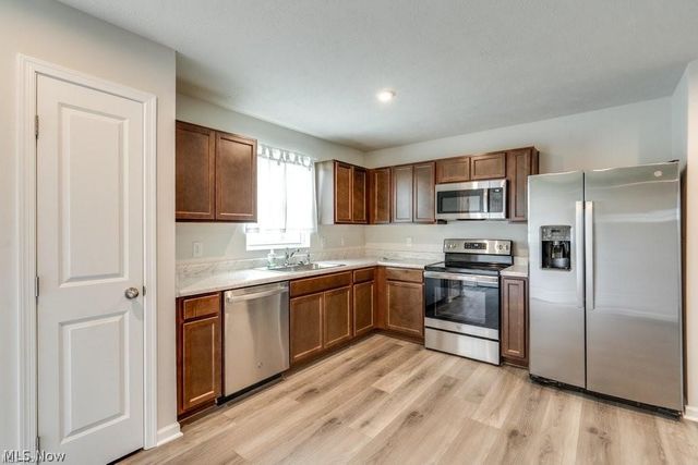 221 River Run Drive, Elyria, OH 44035