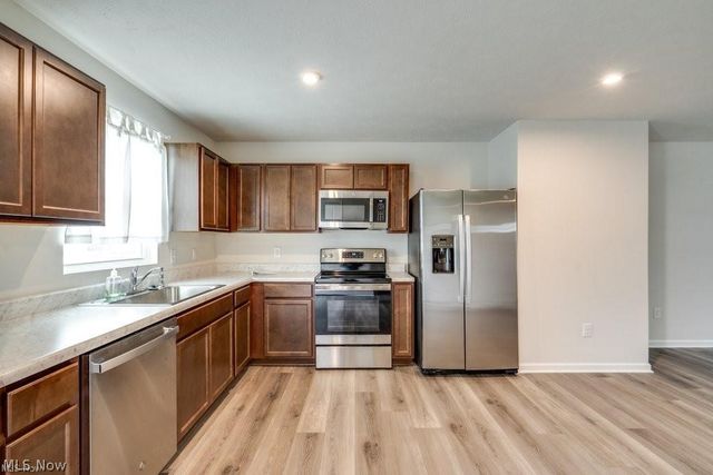 221 River Run Drive, Elyria, OH 44035