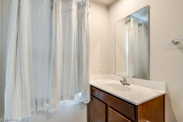 221 River Run Drive, Elyria, OH 44035