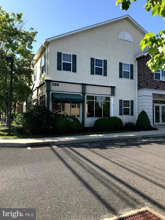 296 W RIDGE PIKE #204, ROYERSFORD, PA 19468 — exterior