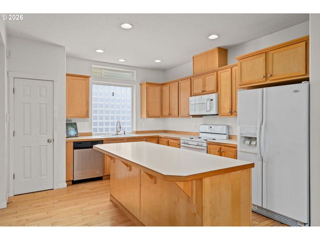 1551 Ne 103RD Ave, Hillsboro, OR 97006