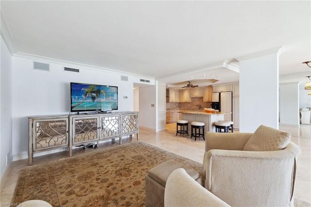 2310 Gulf Shore BLVD N 112, Naples, FL 34103