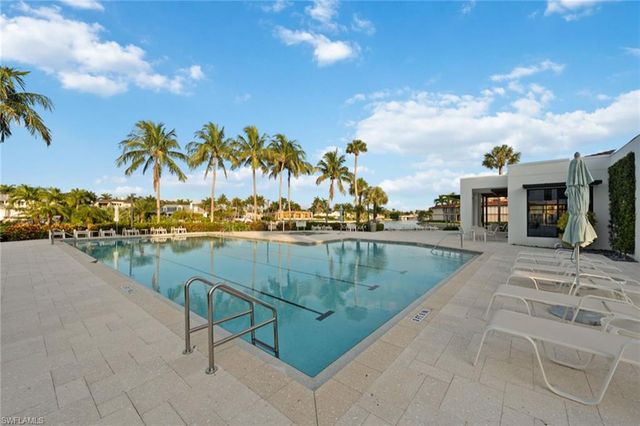 2310 Gulf Shore BLVD N 112, Naples, FL 34103