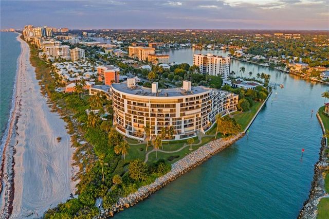 2310 Gulf Shore BLVD N 112, Naples, FL 34103
