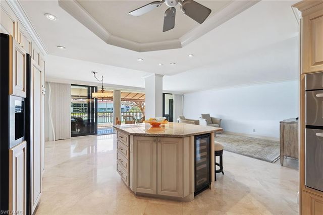 2310 Gulf Shore BLVD N 112, Naples, FL 34103