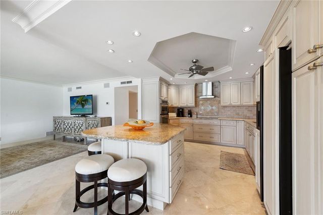 2310 Gulf Shore BLVD N 112, Naples, FL 34103