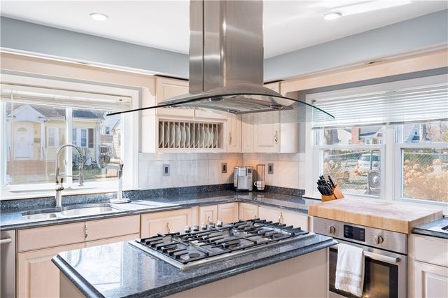 928 Admiral Street, Providence, RI 02904