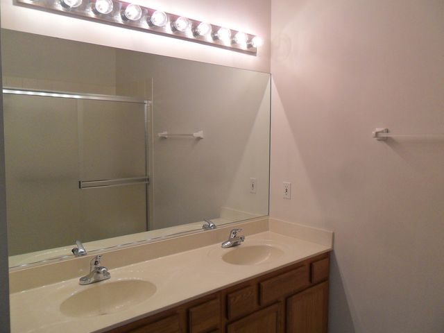 678 Cadillac Circle, Romeoville, IL 60446