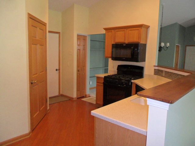 678 Cadillac Circle, Romeoville, IL 60446