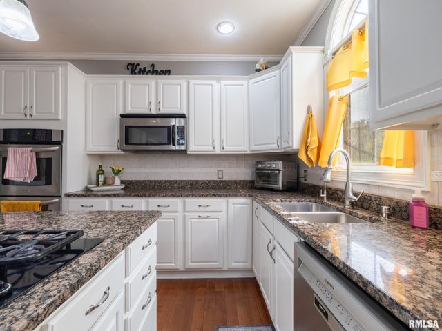 10423 N TRAILS EDGE Drive, Peoria, IL 61615