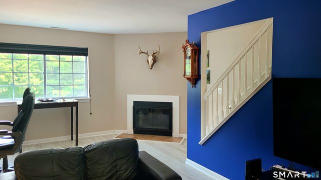 310 Boston Post Road 9, Waterford, CT 06385