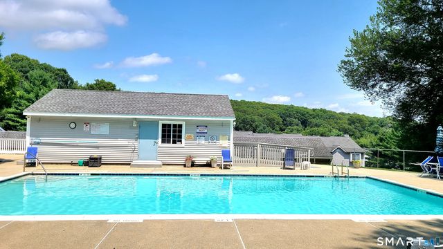 310 Boston Post Road 9, Waterford, CT 06385