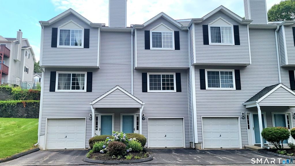 310 Boston Post Road 9, Waterford, CT 06385