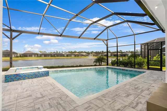 9675 Moonflower CT, Naples, FL 34110