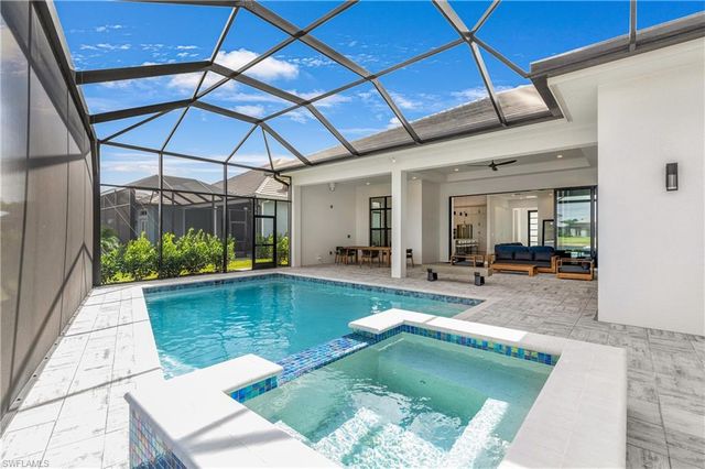 9675 Moonflower CT, Naples, FL 34110