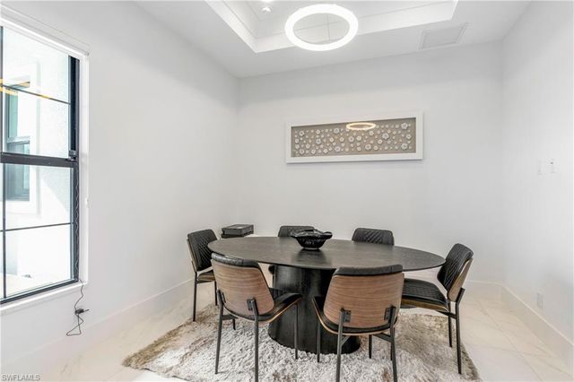 9675 Moonflower CT, Naples, FL 34110