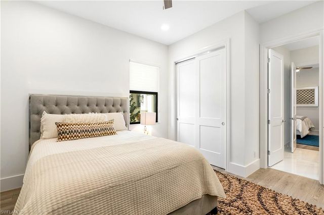 9675 Moonflower CT, Naples, FL 34110