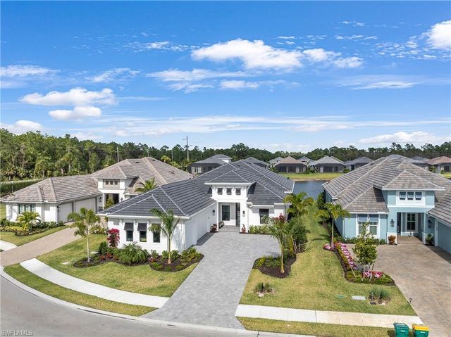 9675 Moonflower CT, Naples, FL 34110