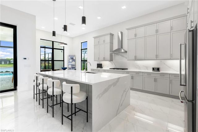 9675 Moonflower CT, Naples, FL 34110